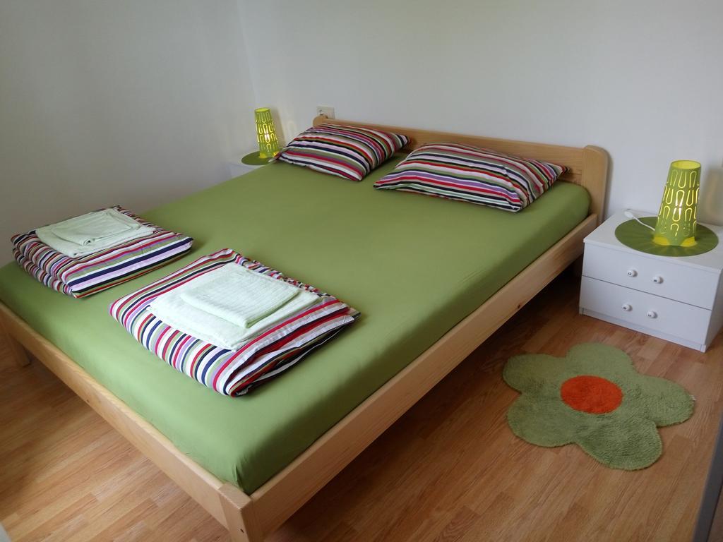 Apartment Asparagus Ровінсько-Село Екстер'єр фото